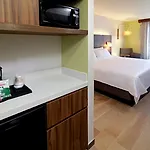 Holiday Inn Express&Suites - Playa del Carmen, an IHG Hotel